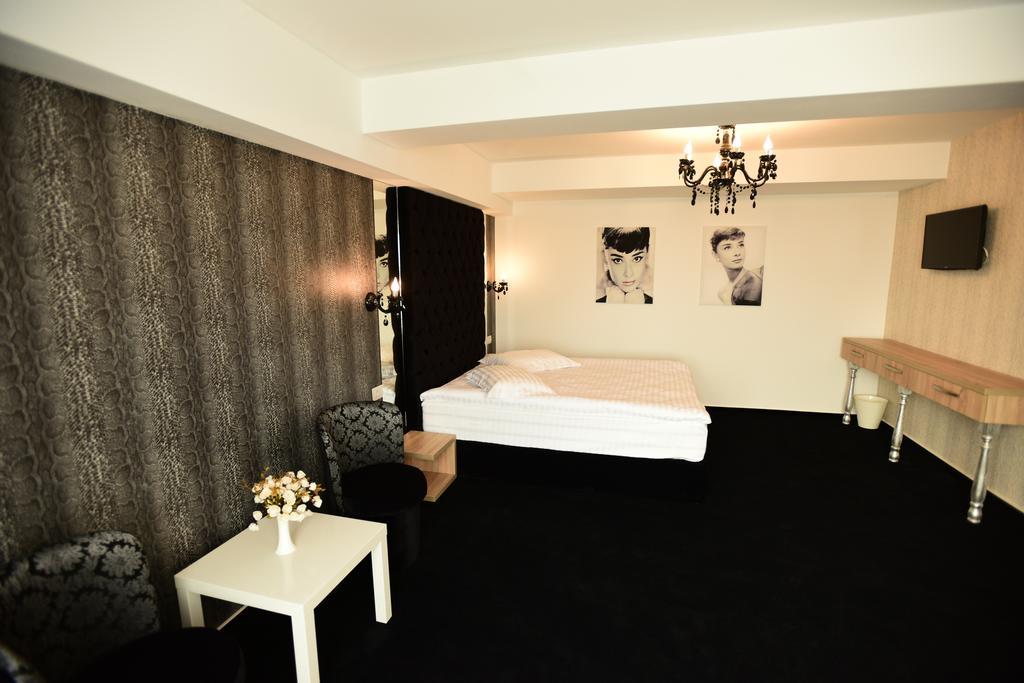 La Rocca Boutique Hotel Крайова Екстериор снимка