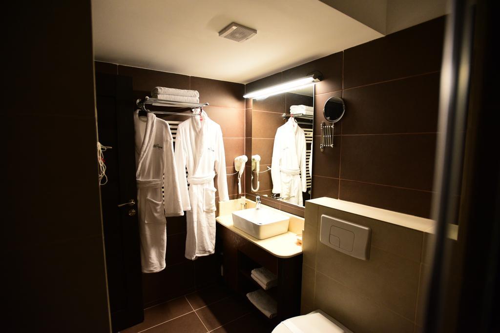 La Rocca Boutique Hotel Крайова Екстериор снимка
