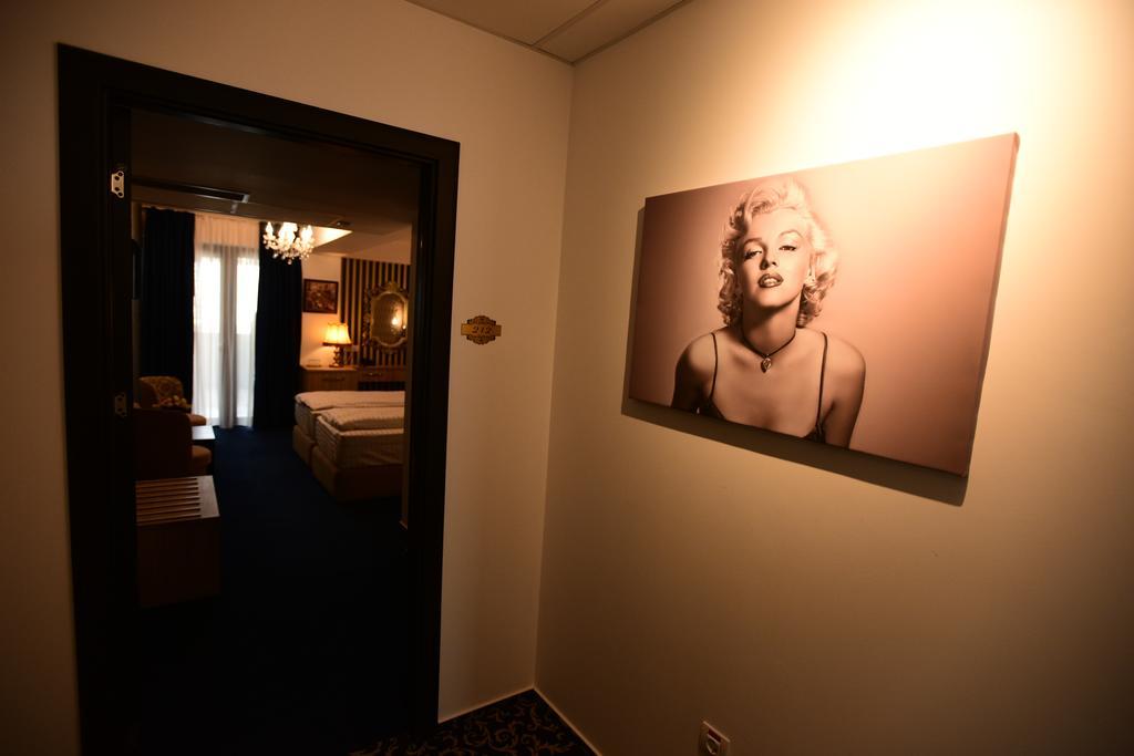 La Rocca Boutique Hotel Крайова Екстериор снимка