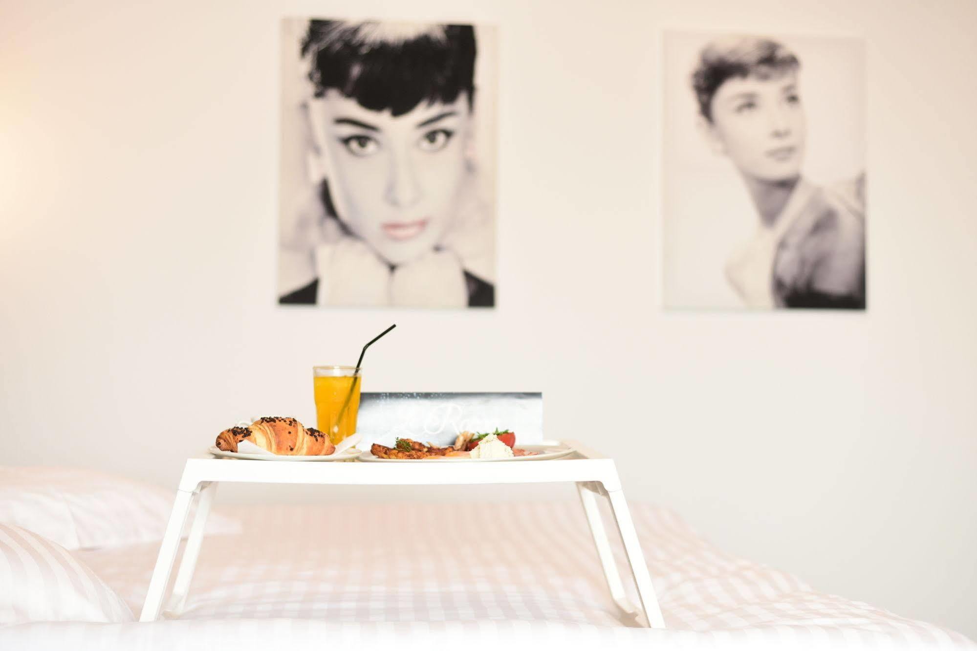 La Rocca Boutique Hotel Крайова Екстериор снимка